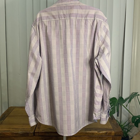 Robert Graham  LONG SLEEVE BUTTON DOWN SHIRT
Classic Fit Size: 3XL - Picture 9 of 15